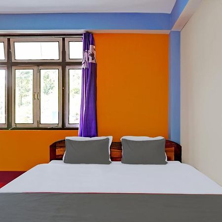 Capital O Basera Resort Padamchen 外观 照片