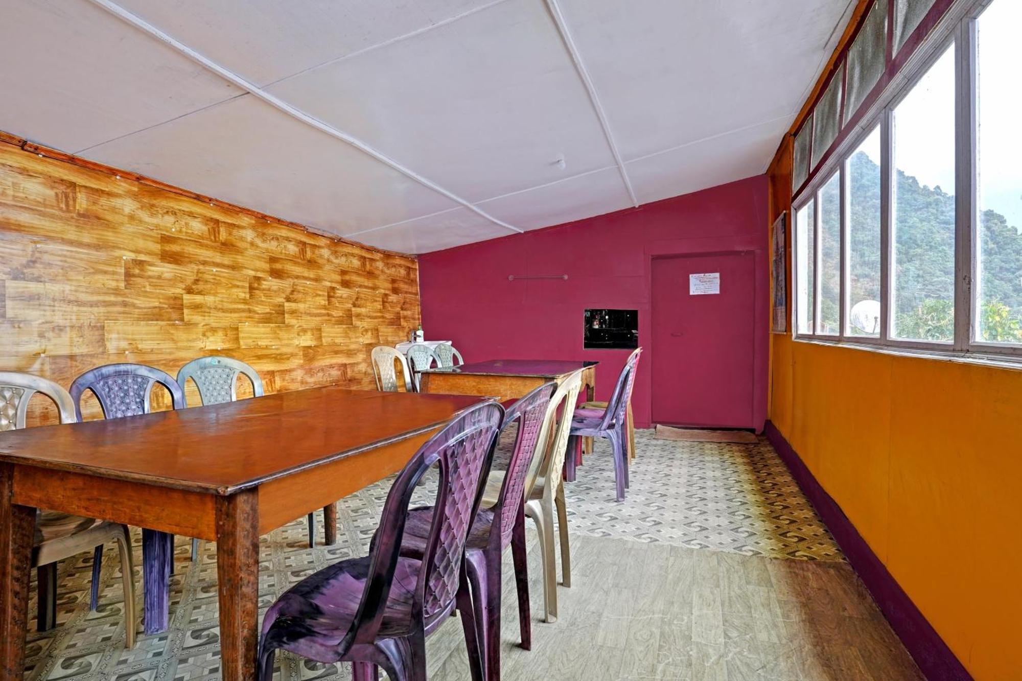 Capital O Basera Resort Padamchen 外观 照片